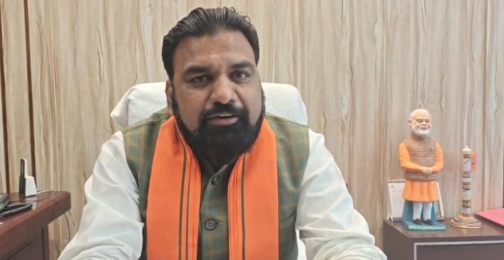 बिहार के चर्चित चारा घोटाले पर फिर छिड़ा विवाद, वित्त मंत्री ने कहा जब्त होगी 950 करोड़ की घोटाले की राशि, पढ़ें राजद का जबाब