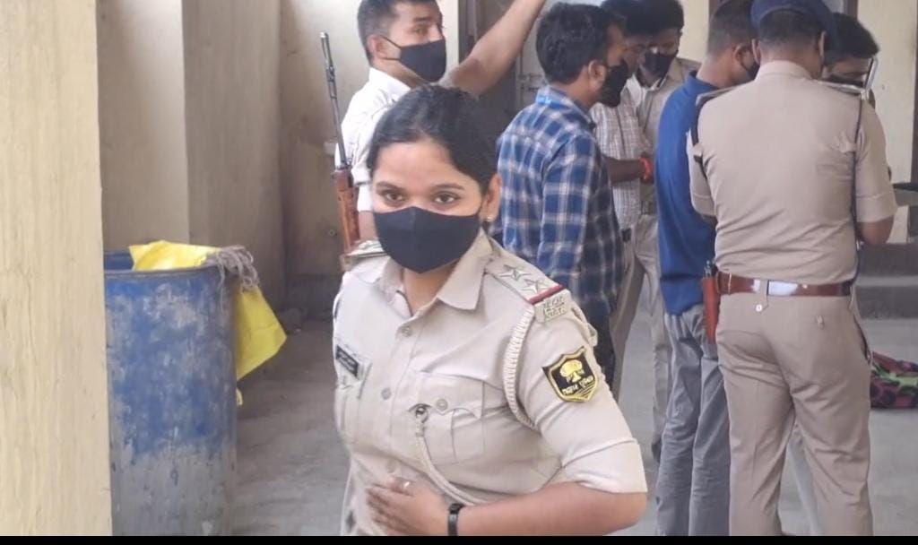 प्यार में परिवार बना बाधा तो खत्म कर ली जिंदगी, फंदे से झूलता मिला प्रेमी युगल शव, जांच में जुटी पुलिस 