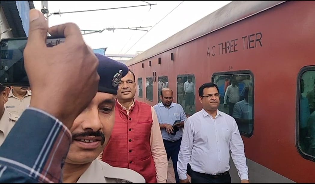 धनबाद रूट पर अब दौड़ेंगी सेमी स्पीड ट्रेन, पढ़िए शुक्रवार के परीक्षण के बाद अब आगे क्या?