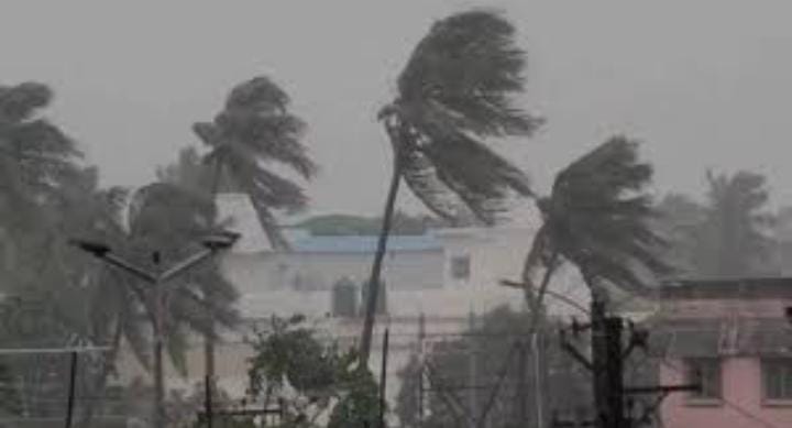 Weather Alert:आज झारखंड में बारिश और वज्रपात का अलर्ट, ओलावृष्टी से किसान रहें सावधान, पढ़ें IMD का अपडेट