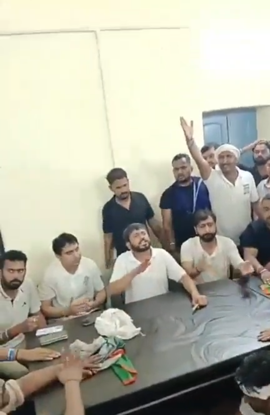 पटना में कांग्रेस का हल्ला बोल, थाने में कन्हैया कुमार ने समर्थकों के साथ किया जोरदार प्रदर्शन, देखिए VIDEO