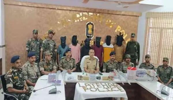 BREAKING: TSPC के दो सबजोनल कमांडर और दो एरिया कमांडर समेत छह उग्रवादी गिरफ्तार, हथियार भी बरामद