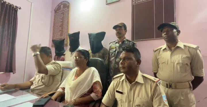 सरायकेला पुलिस ने चोरी मामले का किया खुलासा, चार आरोपी गिरफ्तार, कई सामान भी बरामद
