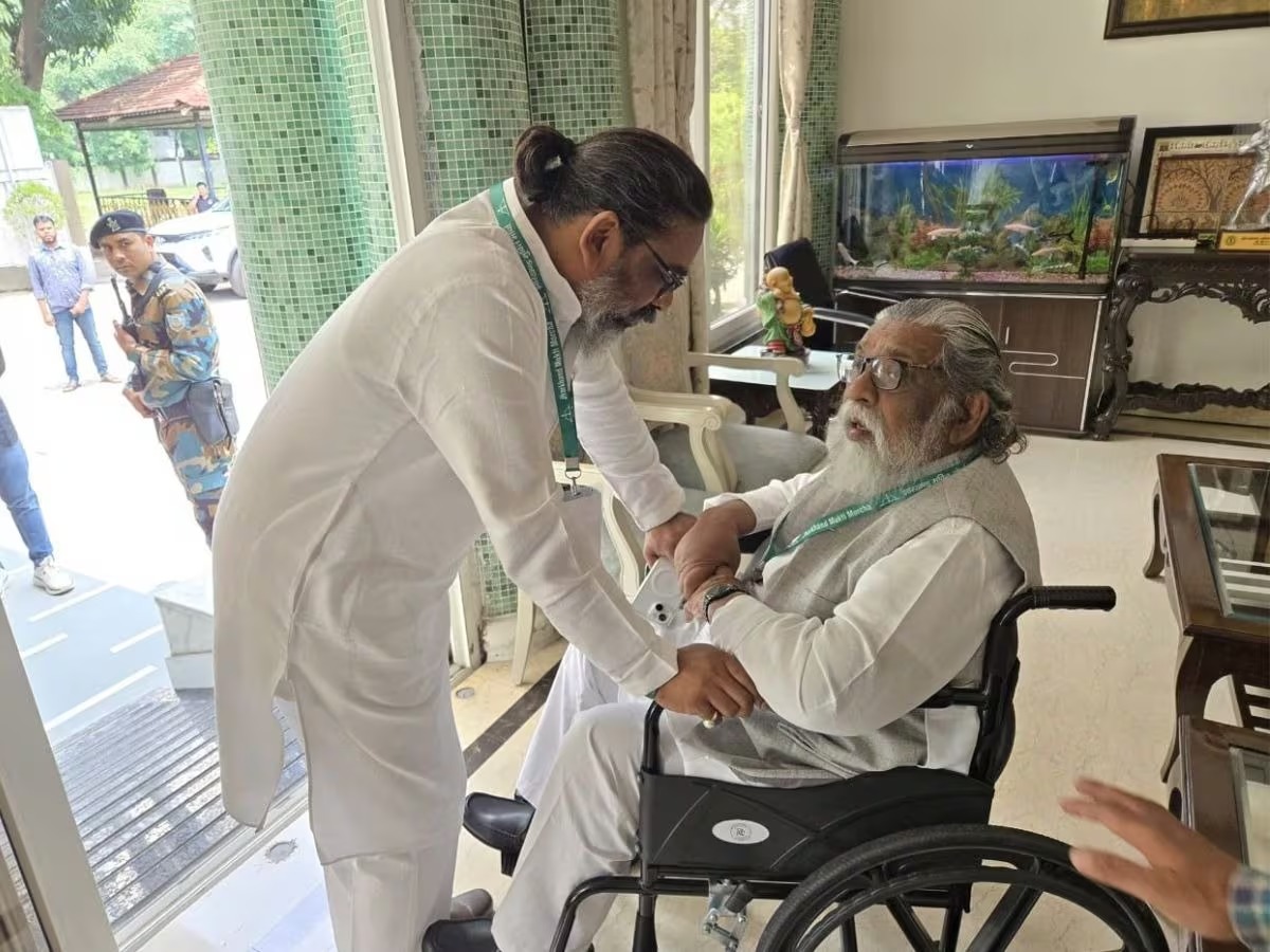 झामुमो का इतिहास: विनोद बाबू, निर्मल महतो, शिबू सोरेन के बाद हेमंत सोरेन के हाथ कैसे आई पार्टी की बागडोर, पढ़िए