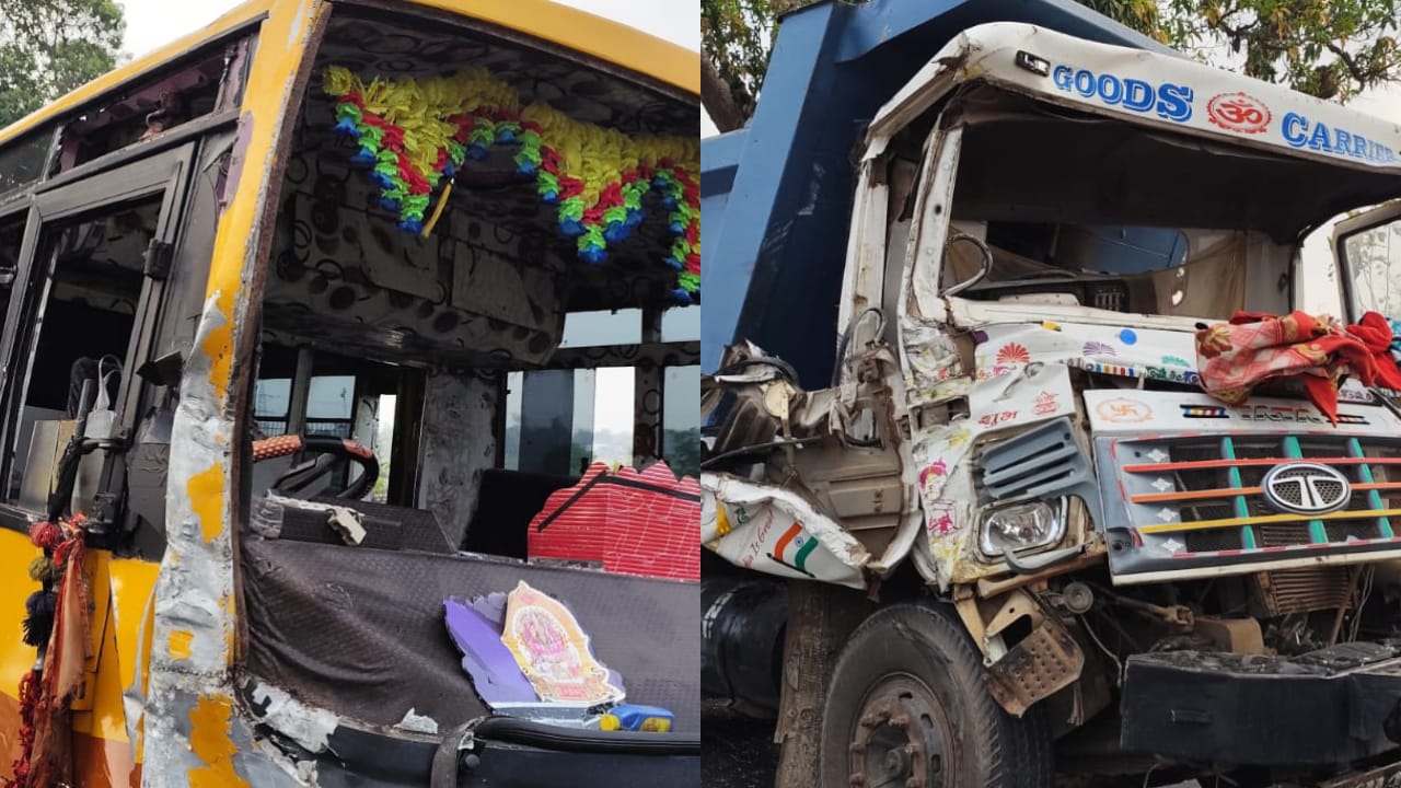 खूंटी में स्कूल बस और हाइवा में टक्कर, तीन छात्र घायल, चालक का टूटा पैर, जानें पूरा मामला