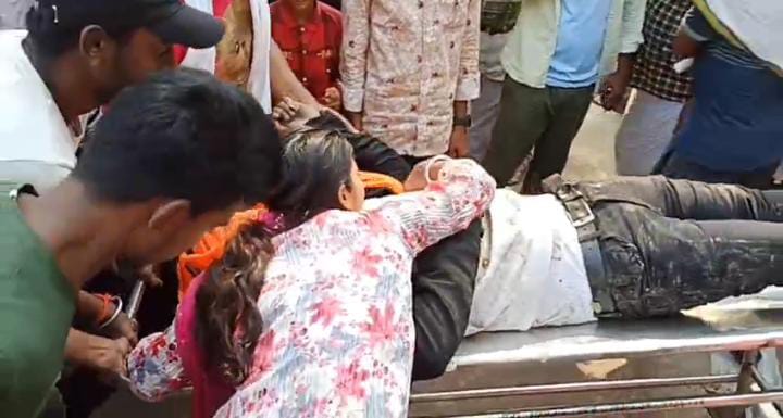 जमुई में भीषण सड़क हादसा, बारात से लौट रहा वाहन दुर्घटनाग्रस्त, तीन की मौत, एक की हालत गंभीर