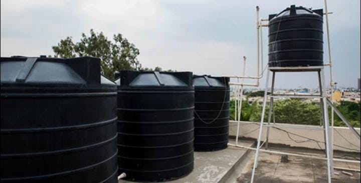 छत पर रखी पानी की टंकी जल्दी हो जाती है गंदी तो अपनाएं ये स्मार्ट ट्रिक, सालों साल साफ रहेगा पानी