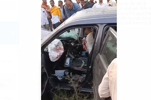 पलामू की कंडा घाटी में सड़क हादसा : बारात से लौट रही कार को ट्रक ने रौंदा, एक की मौत, चार घायल