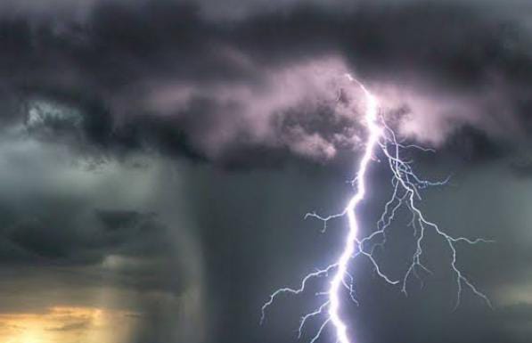 Weather Alert: झारखंड में 6 दिनों तक झमाझम बारिश,अगले 4 दिनों में 7 डिग्री गिरेगा पारा,वज्रपात का अलर्ट