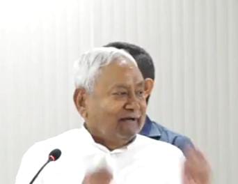 Bihar Politisc: विधानसभा चुनाव में सबसे बड़ी पार्टी बनकर उभरेगी जेडीयू, नीतीश कुमार ने कहा NDA के साथ रहकर हासिल करेंगे बड़ी जीत