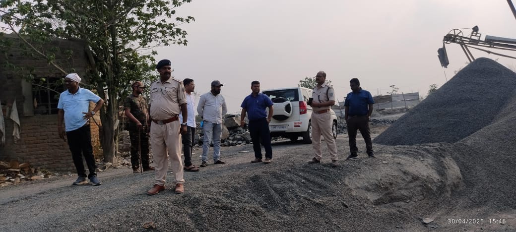 पाकुड़ में 11 क्रशर यूनिट सील, खनन टास्क फोर्स की संयुक्त कार्रवाई में अनियमितताएं उजागर