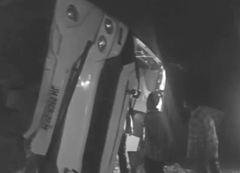 बड़ी खबर: रांची से पटना जा रही यात्रियों से भरी बस रामगढ़ में पलटी, 36 यात्री घायल