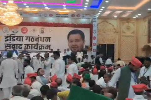 तेजस्वी ही है महागठबंधन के नेता पर, मुख्यमंत्री के चेहरे पर पार्टी में हां ना की स्थिति, जानें शकिल अहमद ने क्या कहा