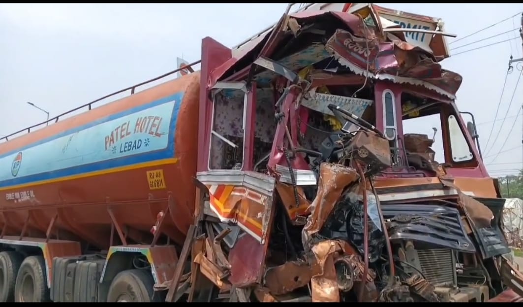 Breaking: धनबाद के गोविंदपुर में फिर वाहनों में हुई सीरियल टक्कर, दो लोग गंभीर रूप से जख्मी