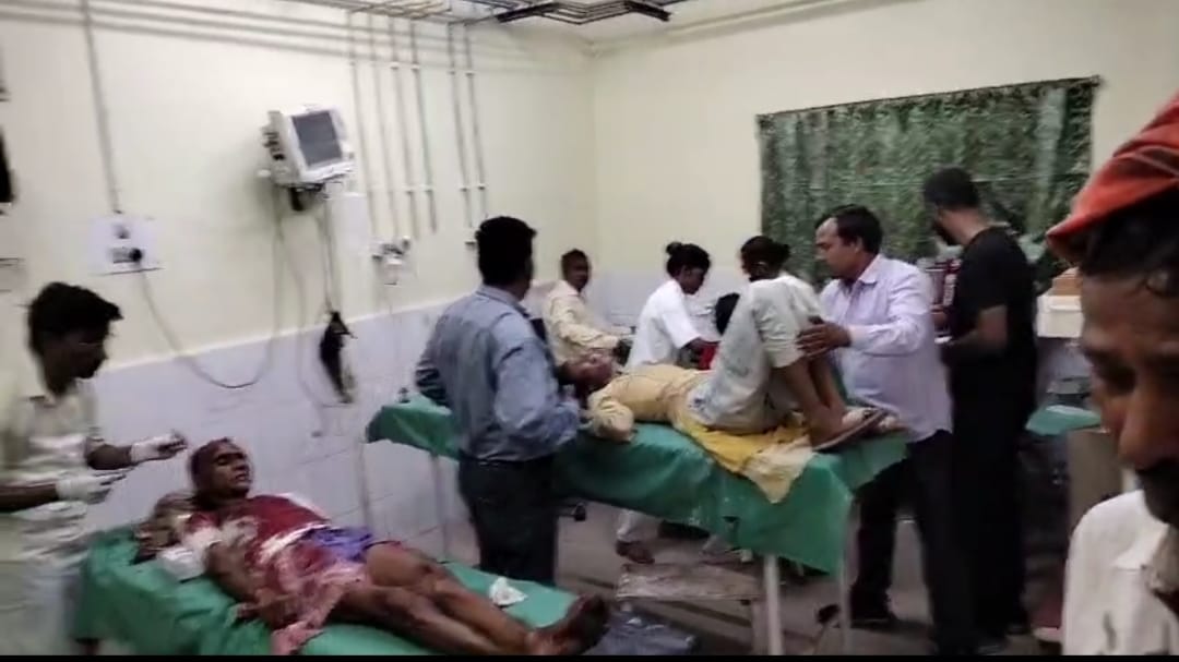 कतरास के पतराकुल्ही में दो पक्षों में हुई खूनी भिड़ंत, पुलिस ने बल प्रयोग नहीं किया होता तो कट-मरने को तैयार थे लोग !