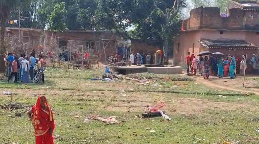 गिरिडीह: पति से हुआ विवाद तो पत्नी ने तीन बच्चों के साथ कुएं में लगा दी छलांग, तीनों बच्चों की हुई मौत