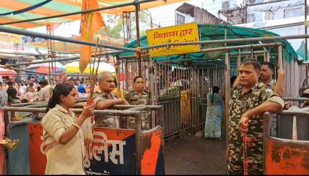 भारत-पाकिस्तान के बीच तनाव के बीच प्रशासन का दावा-पूजा अर्चना के लिए बिल्कुल सुरक्षित है बैद्यनाथ मंदिर, श्रद्धालुओं की जांच के बाद मंदिर में मिलेगा प्रवेश