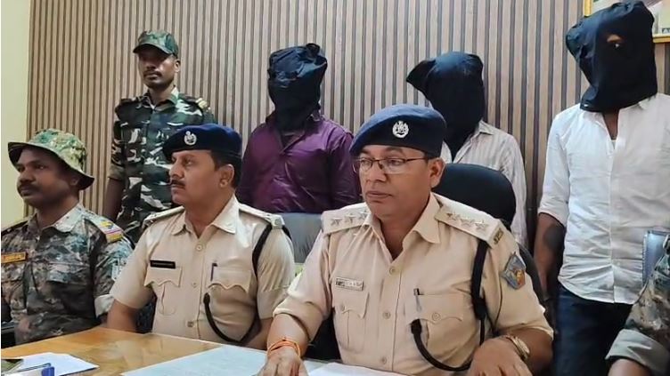 ब्राउन शुगर की तस्करी,बर्बाद हो रही युवा पीढ़ी,पुलिस का चला डंडा,तस्कर समेत तीन गिरफ्तार    