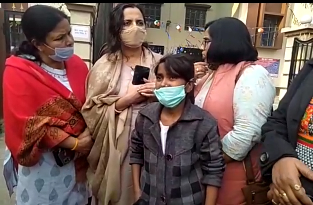 बिहार: उत्तर रक्षा गृह से निकली युवती ने अधीक्षक वंदना गुप्ता पर लगाया गंभीर आरोप , कहा नशे का इंजेक्शन देकर करवाती है गलत काम 