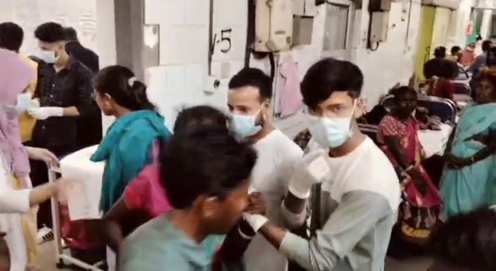 JAMSHEDPUR:पोटका में दिखा रफ्तार का कहर, दो वाहनों के जोरदार टक्कर में एक की मौत, 12 गंभीर रुप से घायल