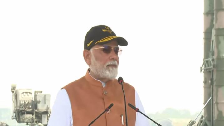 आदमपुर एयरबेस में बोले पीएम मोदी- निर्दोषों का खून बहाने का एक ही अंजाम-महाविनाश