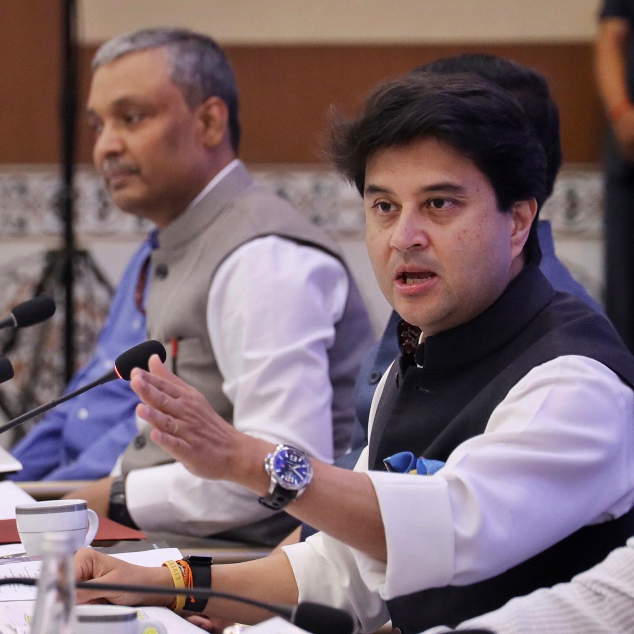 टाटानगर पोस्ट ऑफिस में खुलेआम शराब पीने के मामले में बड़ी कार्रवाई, केंद्रीय संचार मंत्री के आदेश पर तीन कर्मचारी तत्काल प्रभाव से निलंबित