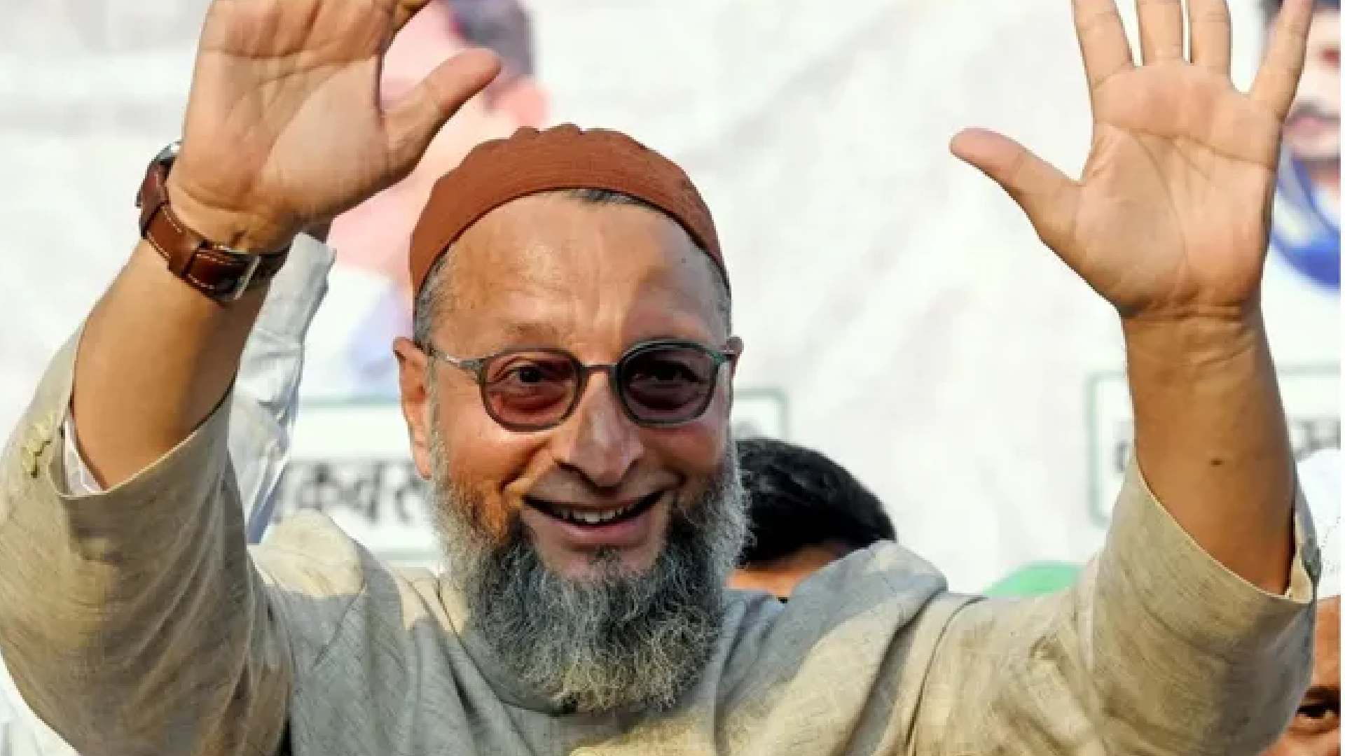 SWAG में OWAISI” पाकिस्तान में मचे बवाल पर ओवैसी ने कहा "तुम्हारा जीजा हूँ,देखते रहो और बोलते रहो इतना खूबसूरत तुम्हारे देश में कोई नहीं"   