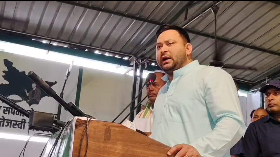 अचेत अवस्था में है मुख्यमंत्री! बढ़ते अपराध पर तेजस्वी यादव का नीतीश सरकार पर हमला, कहा-अपराधियों को दे दी गई है खुली छूट