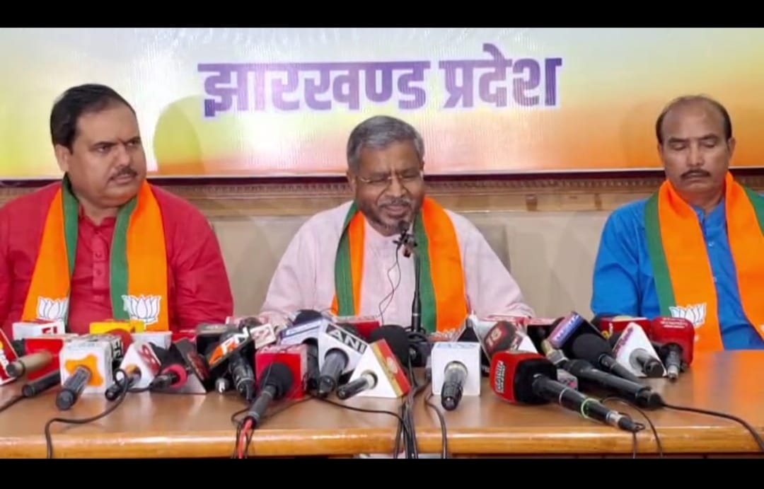 राज्य में अलग-अलग विभागों में खाली पड़े पद पर नेता प्रतिपक्ष ने उठाया सवाल, जानिए राज्य सरकार पर क्या लगाया आरोप