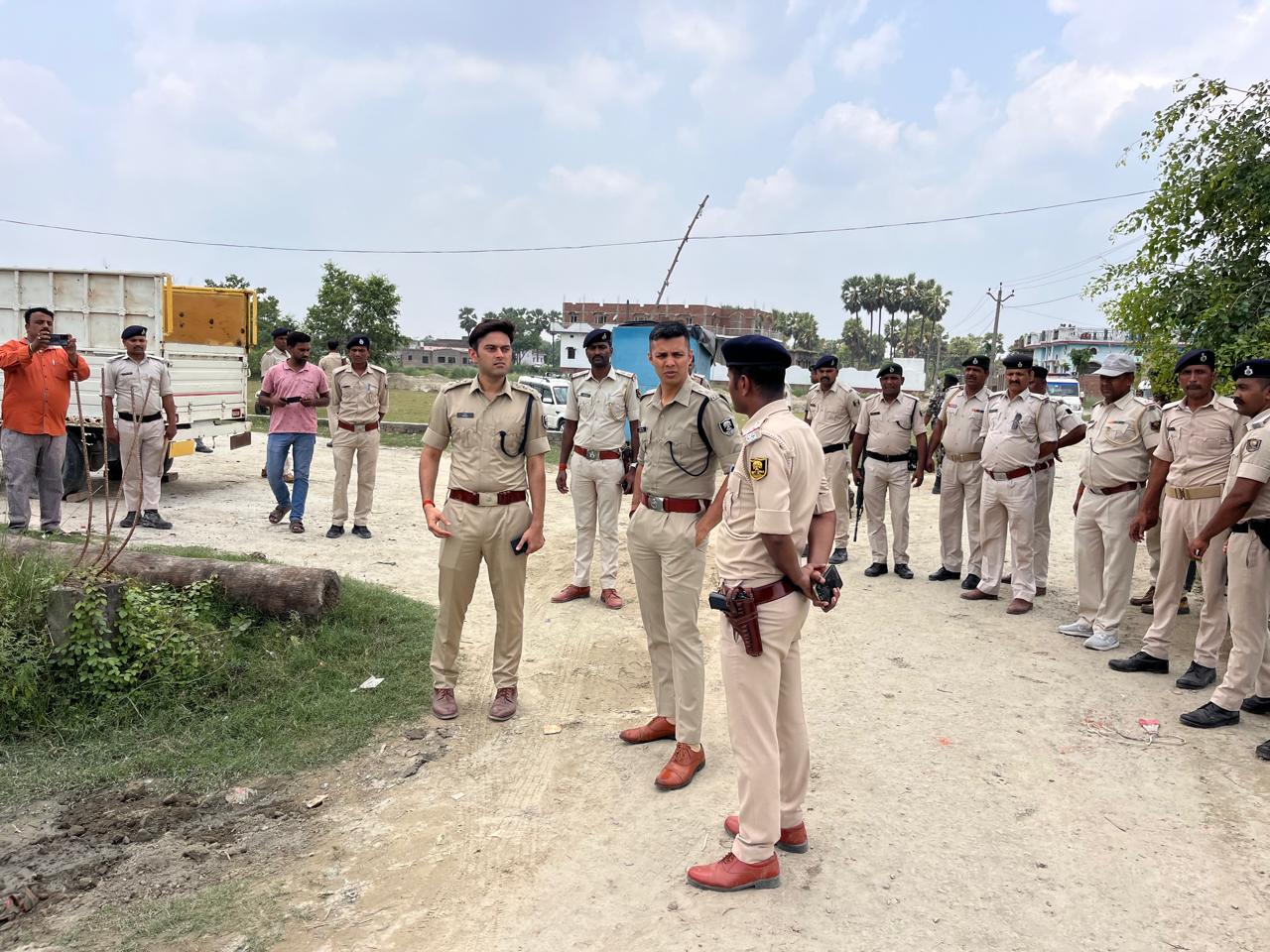 बिहार में शराब माफियाओं ने पुलिस पर फिर किया अटैक, मौके से जान बचा कर भागे जवान