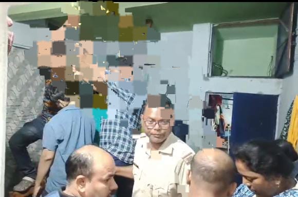 हे भगवान! आख़िर क्यों घर के चार लोगों ने एक साथ कर ली आत्महत्या, पत्नी-पति और बच्चे का शव मिलने से हडकंप