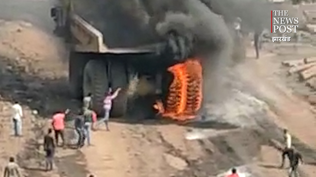 कोयले के जलते टुकड़े से हॉलपेक में लगी आग, चालक ने कूद कर बचायी जान