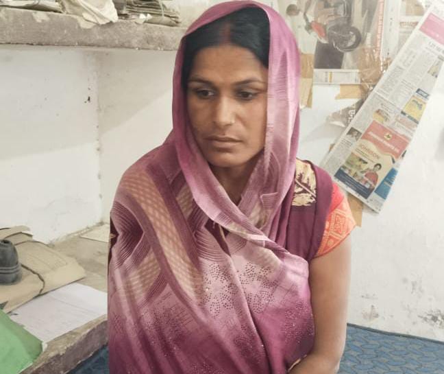 क्या यही प्यार है ? आशिक संग कमरे में गुलछर्रे उड़ा रही थी ये महिला, जब पति ने किया विरोध तो धड़ से अलग कर दिया सिर, पढ़ें फिर क्या हुआ