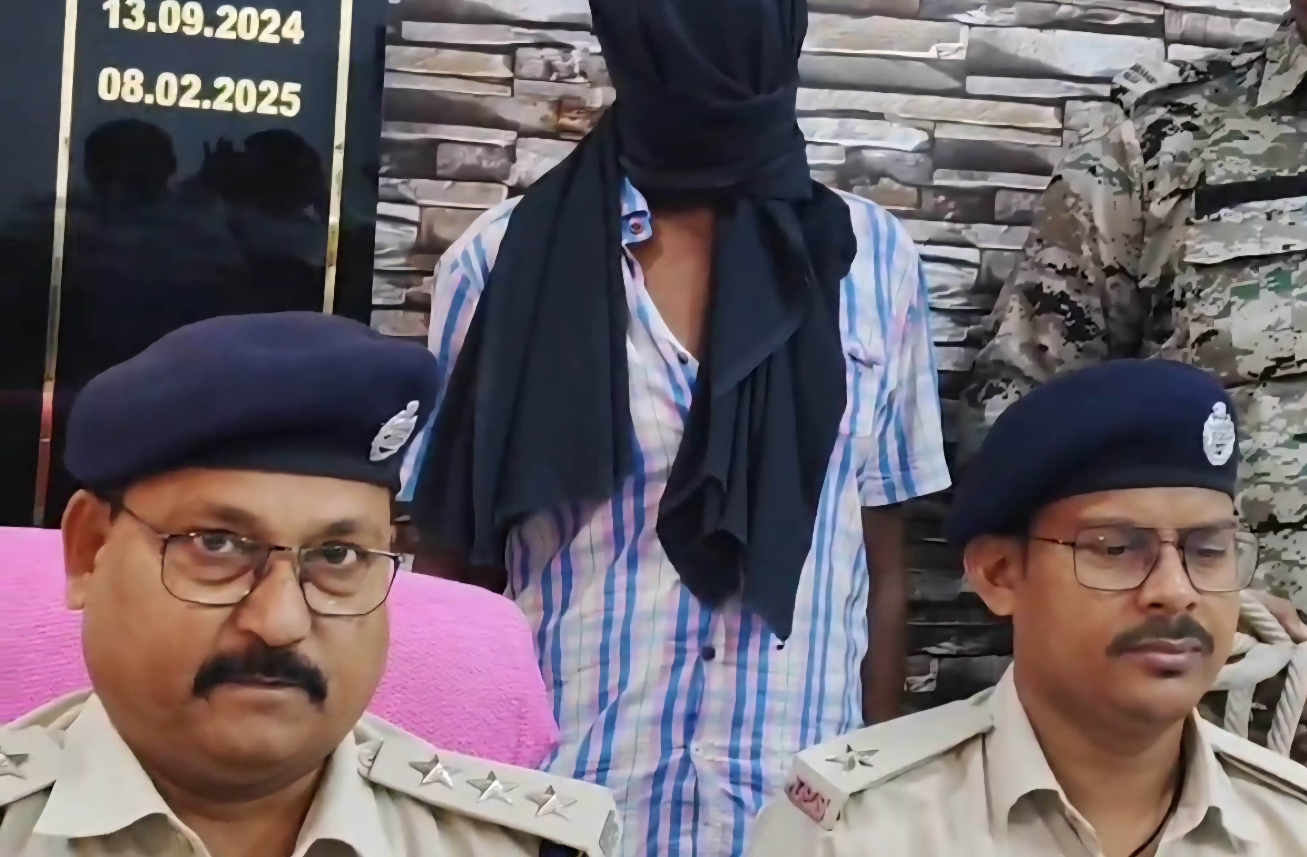 पाकुड़ में नशे के सौदागर पर पुलिस का करारा प्रहार, 3 किलो गांजा के साथ तस्कर गिरफ्तार