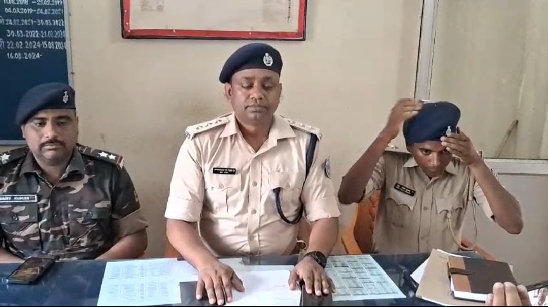 गिरिडीह के बगोदर में 35 ग्राम ब्राउन सुगर के साथ दो युवक गिरफ्तार, गुमटी की आड़ में चलाया जा रहा था धंधा