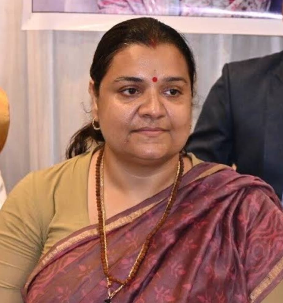 इसलिए--बोकारो विधायक श्वेता सिंह की सदस्यता पर बढ़ गया है खतरा, चास एसडीएम की नोटिस विधायक और पूर्व विधायक को भी !