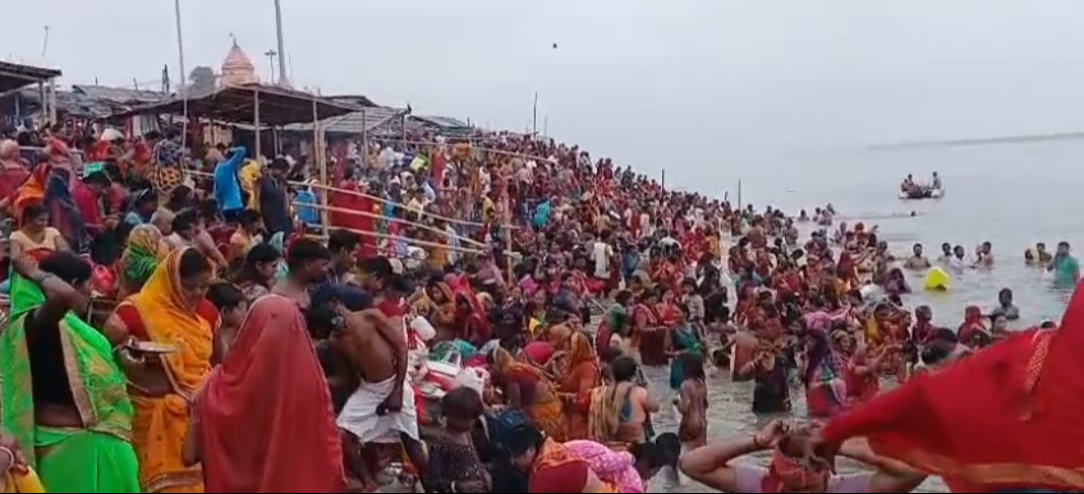 गंगा दशहरा पर अजगैवीनाथ धाम में बिहार और झारखंड के लाखों श्रद्धालुओं ने लगाई डुबकी