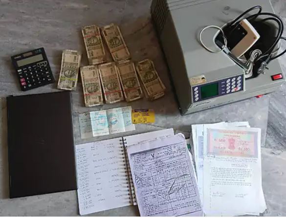 समस्तीपुर में निलंबित ASI के घर से मिला AK-47 और भारी मात्रा में गोला बारूद, एक करोड़ रुपए से ऊपर कैश भी बरामद