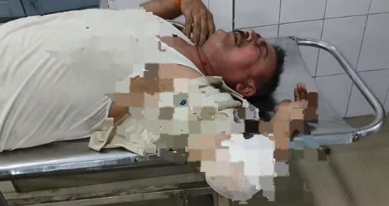 काफिले को रोकर चाय की चुस्की ले रहे थे बिहार के तेजस्वी यादव, तभी ट्रक ने कार में मार दी जोरदार टक्कर, दो की हालत नाजुक