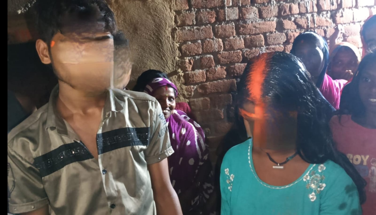 दुमका: ग्रामीणों ने पोक्सो पीड़िता के साथ आरोपी की करवा दी शादी, सीडब्ल्यूसी ने बाल विवाह का मामला दर्ज करने का दिया निर्देश