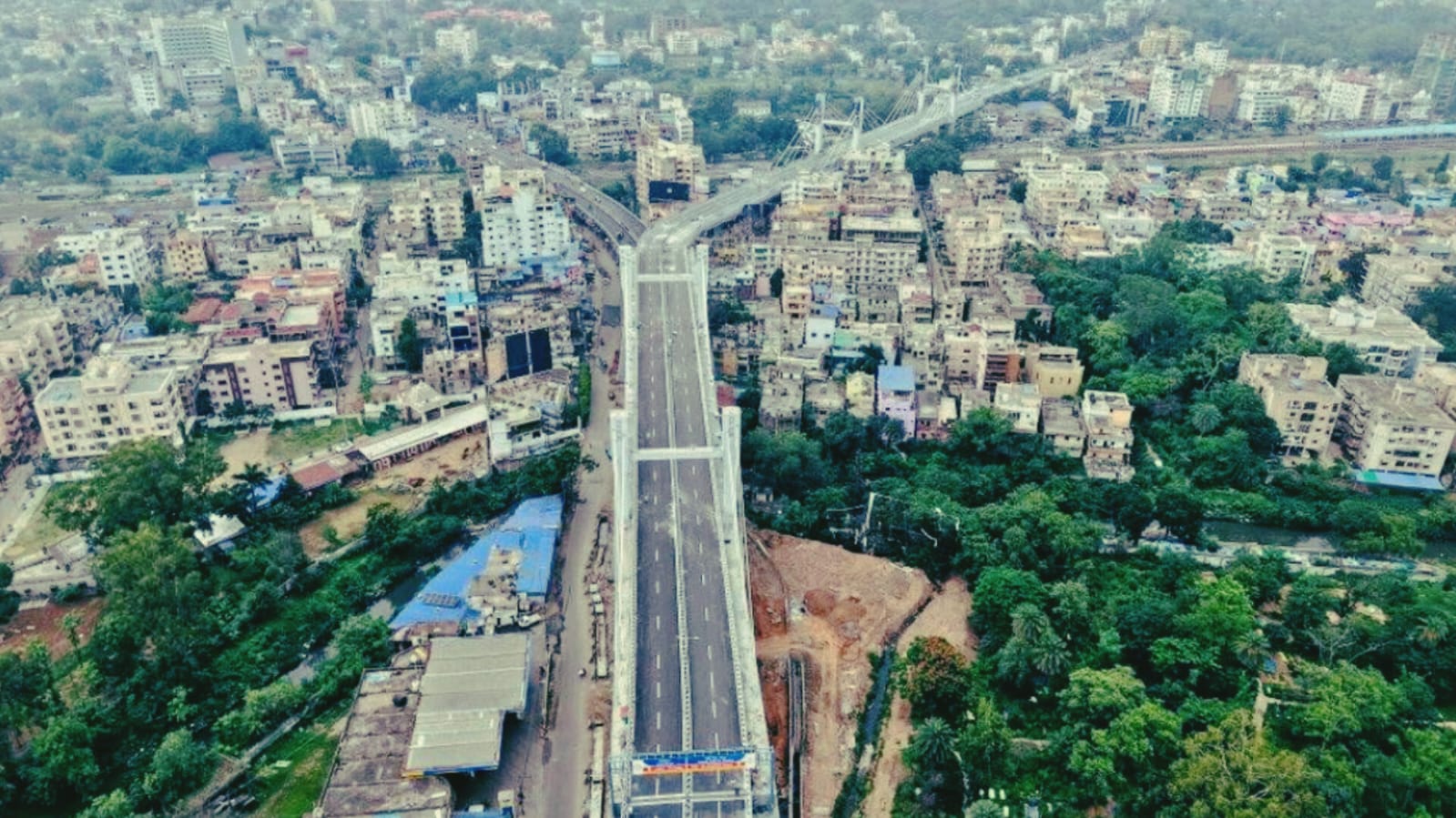 फ्लाईओवर या सेल्फी स्पॉट? उद्घाटन के बाद फ्लाईओवर पर सेल्फी की होड़ ने रांचीवासियों को दिया जाम का तोहफा, अब क्या फ्लाईओवर में होंगे ये बदलाव