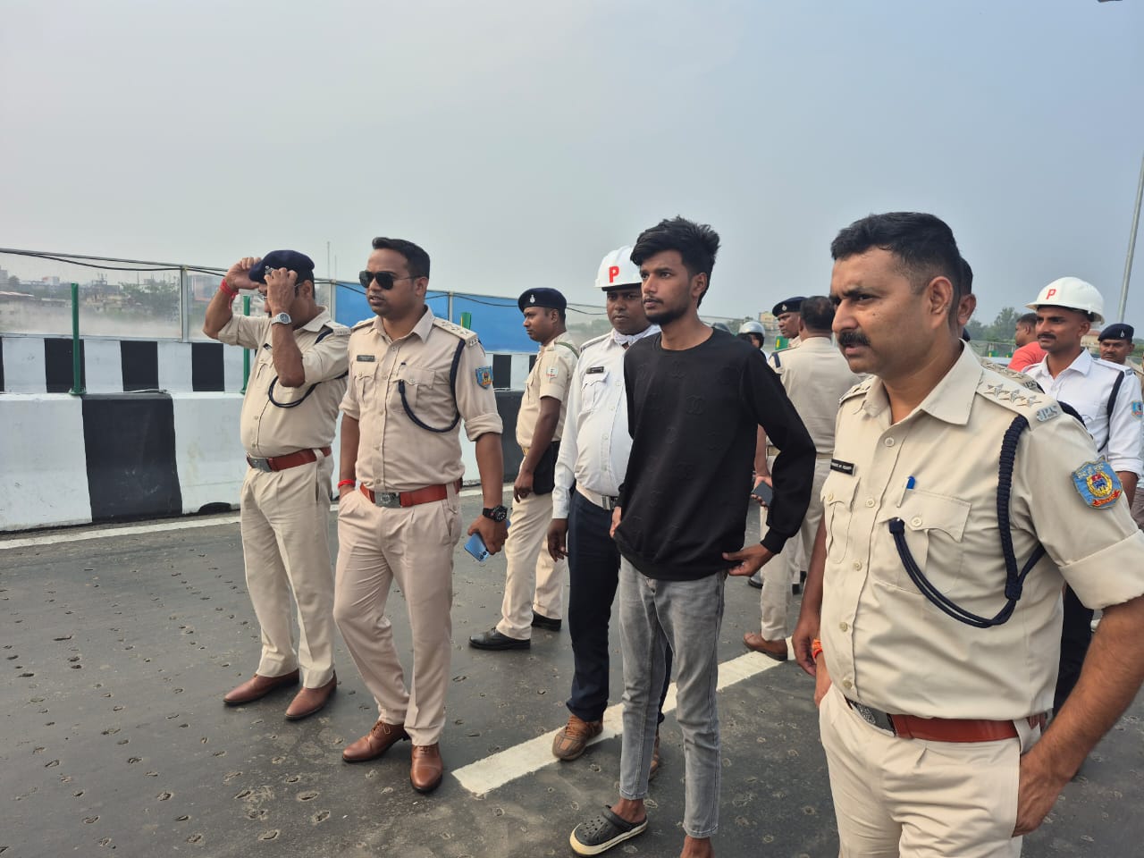 इस युवक को फ्लाईओवर पर स्टंटबाजी पड़ी भारी, रांची पुलिस ने ऐसी लगाई क्लास की ठिकाने पर आ गया दिमाग