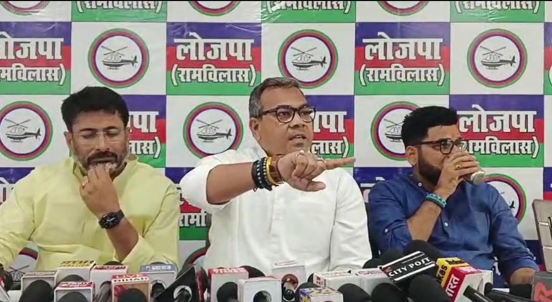 क्या एनडीए में पड़ रही है दरार! मांझी पर लोजपा (रामविलास) का तीखा वार, चिराग की लीडरशिप पर उठे सवाल