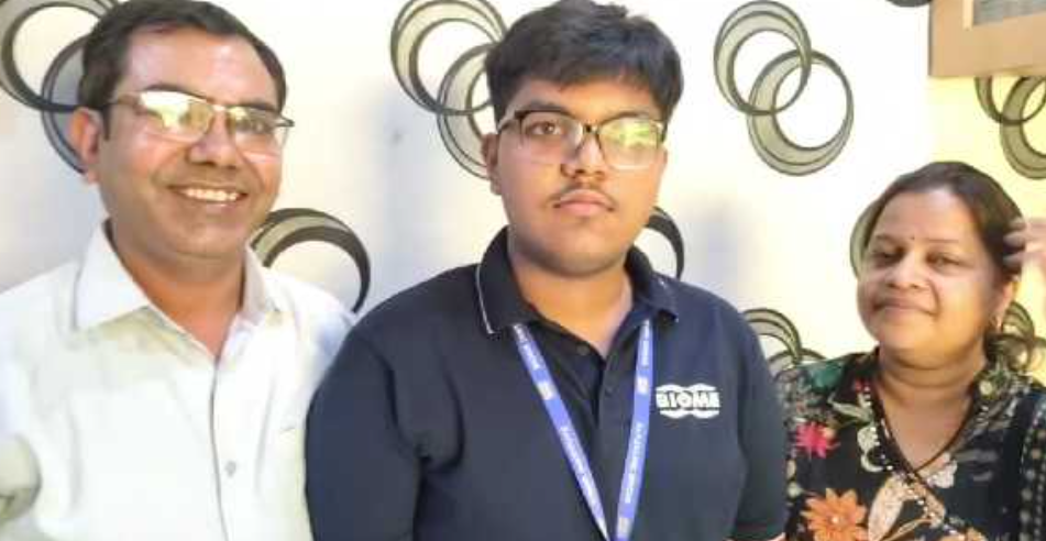 नीट यूजी 2025: झारखंड के हिमांशु और सिद्धांत अग्रवाल ने रचा इतिहास, बने स्टेट टॉपर्स