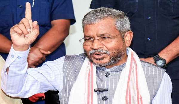 झारखंड के कुछ बेलगाम अफसर अब संविधान से नहीं, सत्ता के साथ ‘नेटवर्क’ से चलते है, जानिए बाबूलाल ने ऐसा क्यों कहा