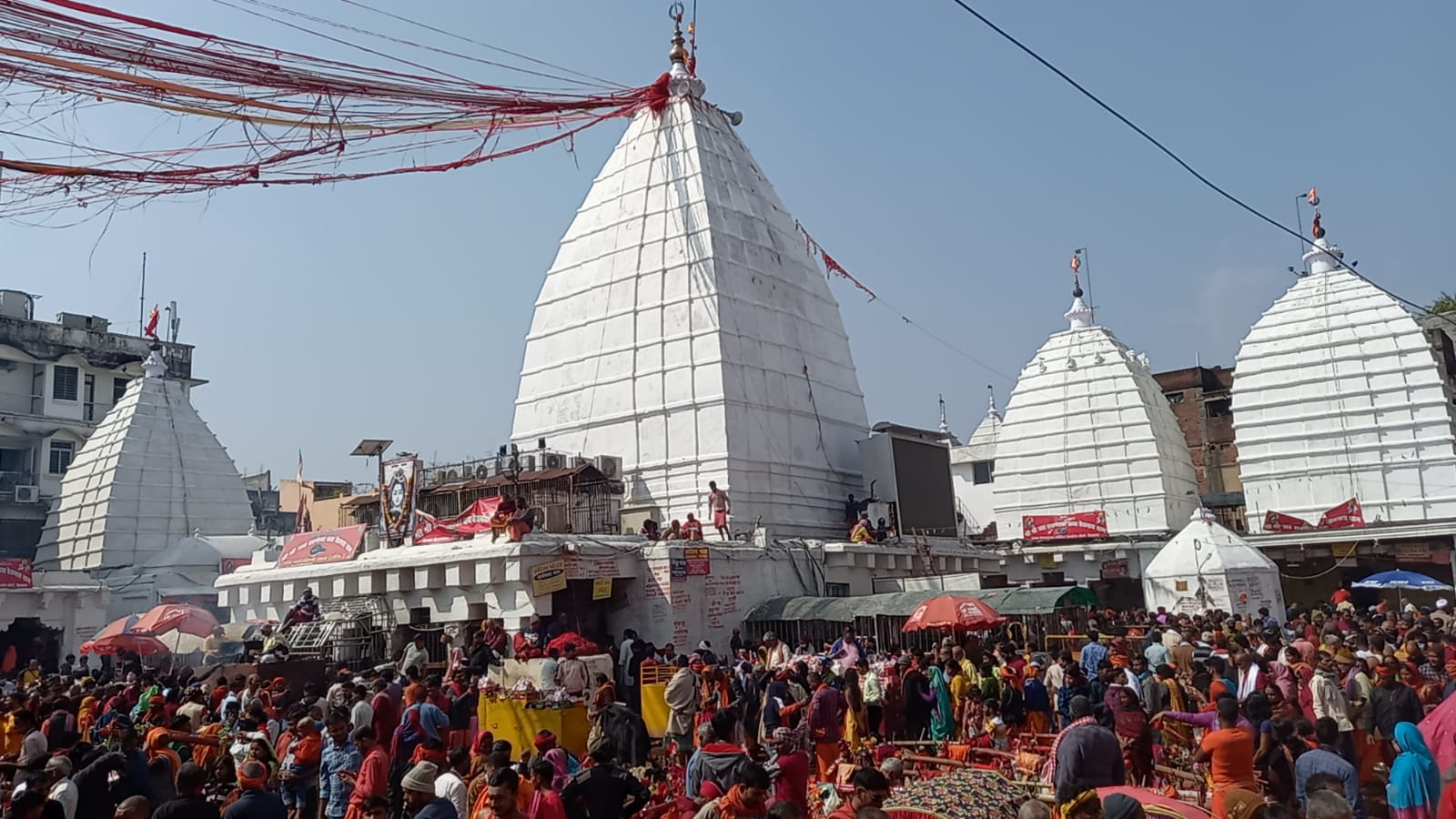 महादेव को तिलक चढ़ाने बाबाधाम में जुटे मिथिलावासी, होली का उल्लास