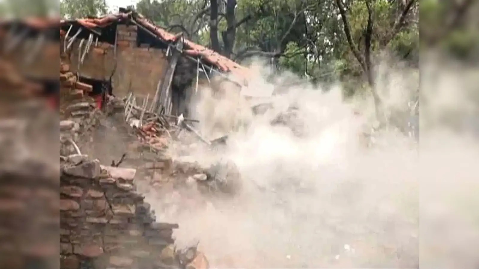 मानसून की एंट्री होते  ही क्यों डर जाता है धनबाद-कोयलांचल, फिर क्यों सहम गए हैं कोलियरी क्षेत्र के लोग !