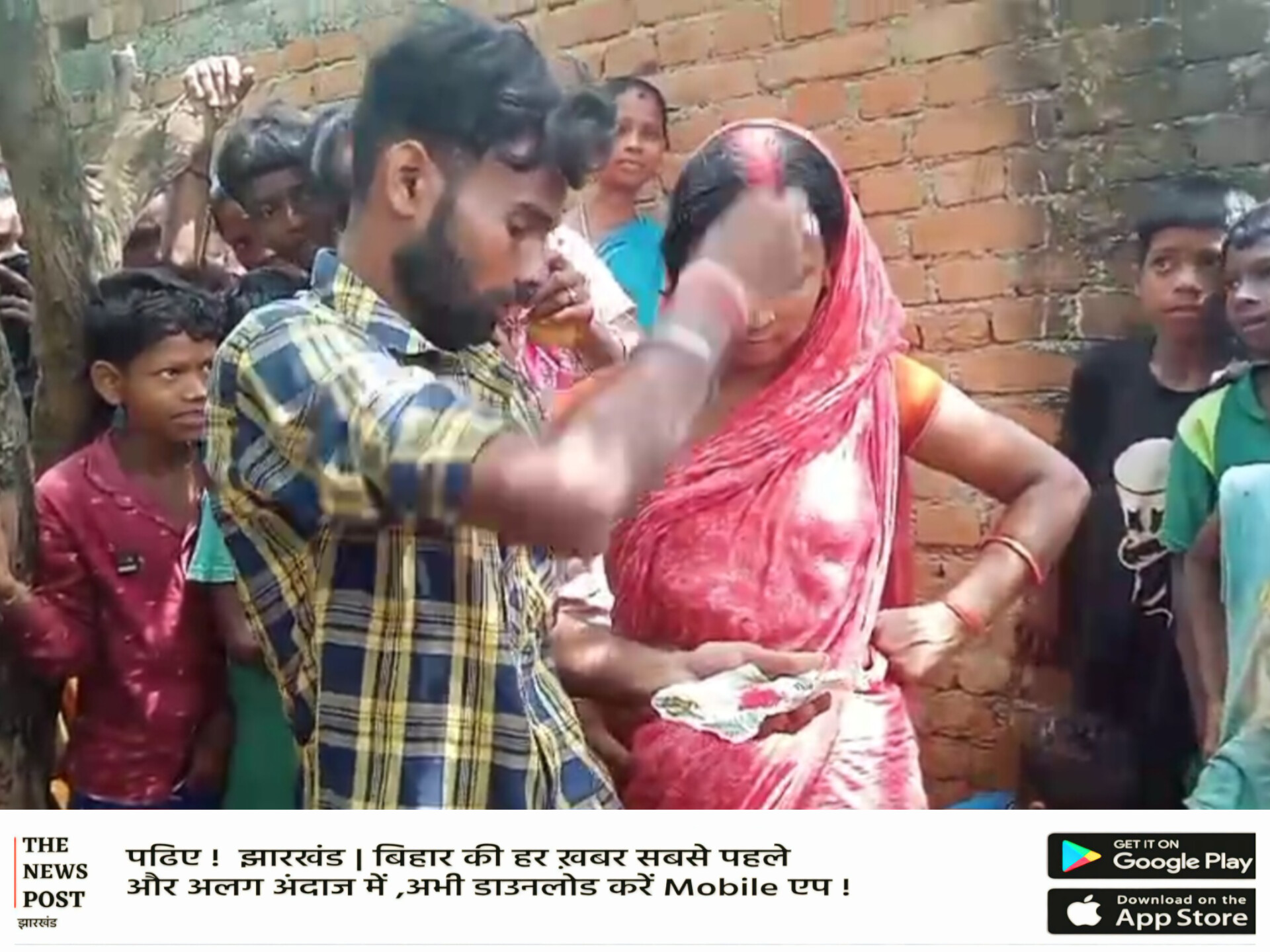 प्यार की पंचायत: तीन बच्चों की मां, 21 साल का प्रेमी और एक पति खुद बना 'पंडित', प्रेमी से करवाई बीवी की शादी !