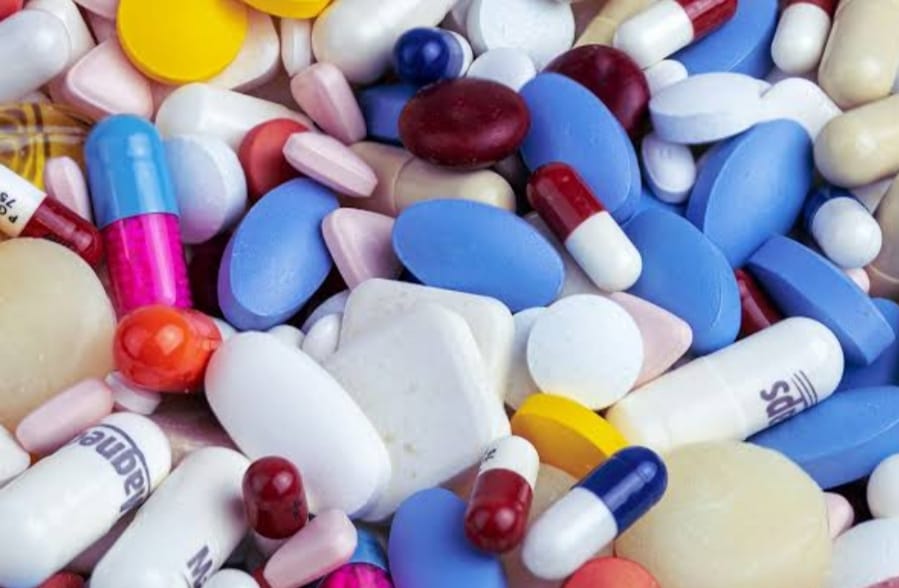 धनबाद में खुले में दवा फेंकने के बाद आग लगाने के मामले की शुरू हुई जांच,एक मजबूत गठजोड़ का हो सकता है खुलासा