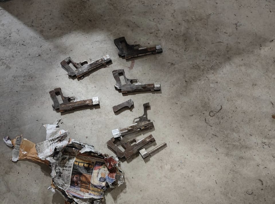 BIG NEWS:- बेरमो के जरीडीह बाजार में चल रही थी अवैध हथियार की फैक्ट्री, कोलकाता STF और झारखंड ATS की छापेमारी में हुआ खुलासा